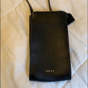 DKNY Bryant Signature phone case crossbody
